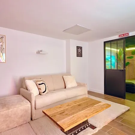 Apartment Loods Cinema - Florian Paris